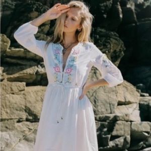 Chasing Unicorns White Embroidered roses Gown